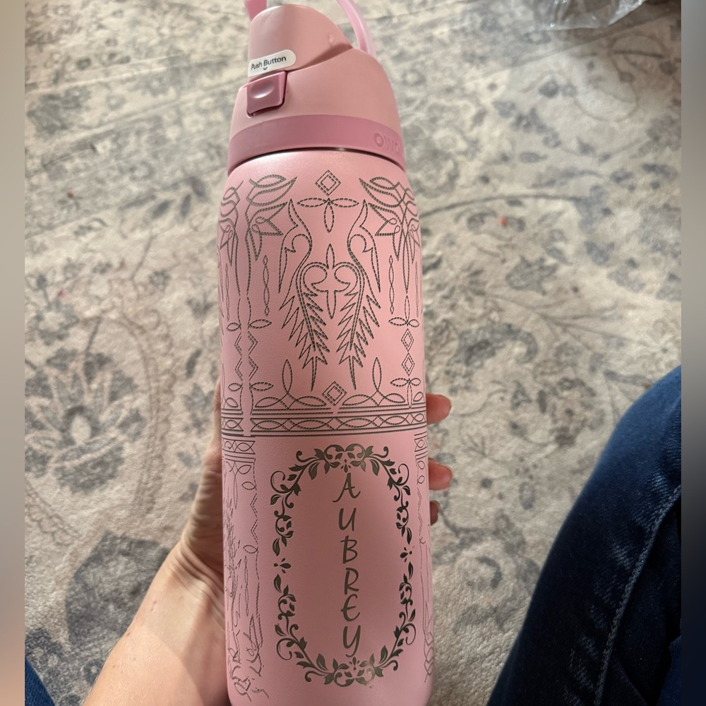 New! Customized pink 40oz owala water bottle! “Aubrey”